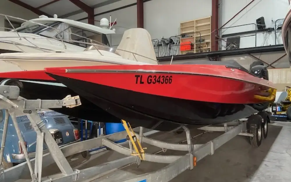 slider 5 Douglas Marine Skater 24
