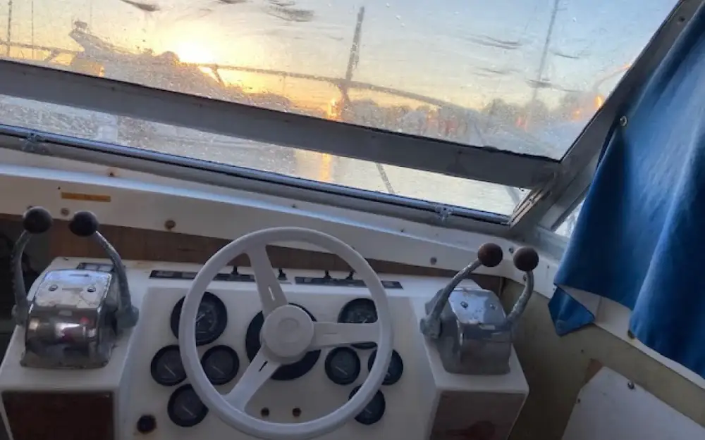slider 5 Bertram  28 Flybridge