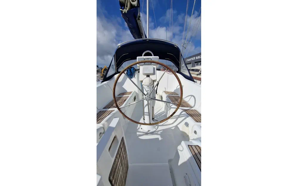 slider 1 Beneteau Oceanis 373 Clipper