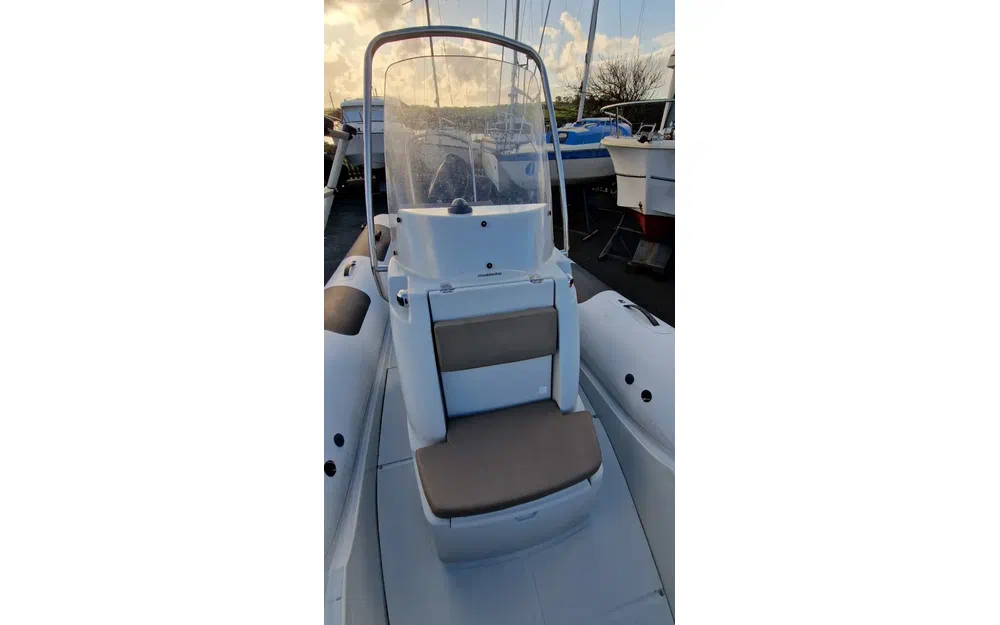 slider 7 Pro Marine Manta 680