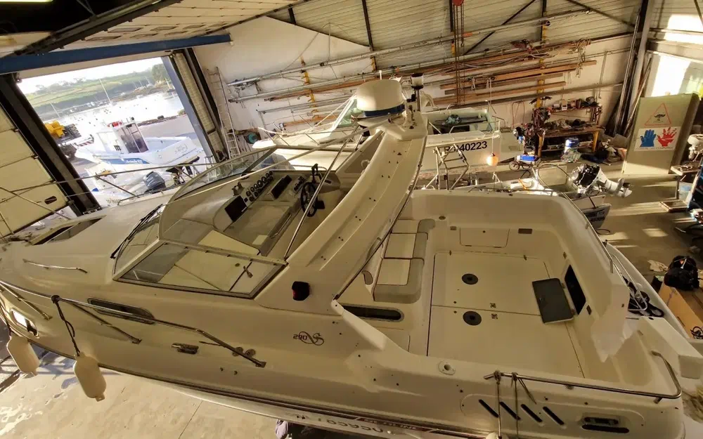 slider 1 Sealine Ambassador 290