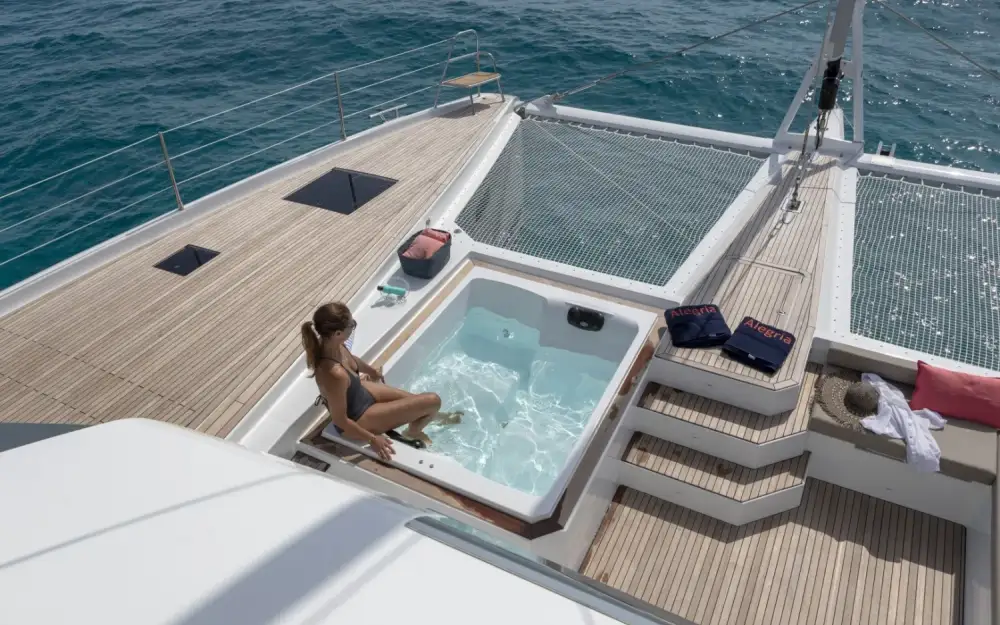 slider 33 Fountaine Pajot Alegria 67