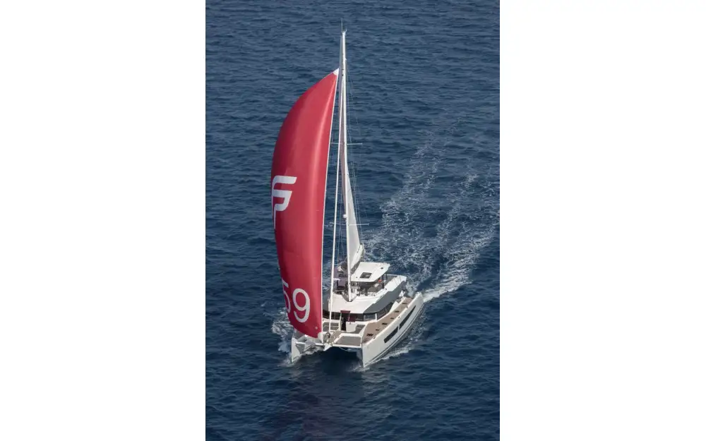 slider 0 Fountaine Pajot Samana 59