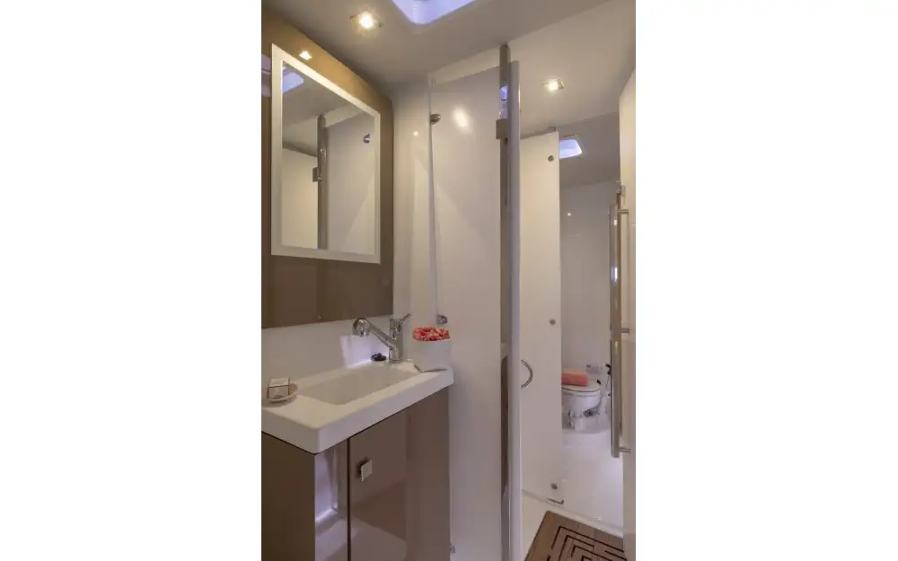 slider 8 Fountaine Pajot Astrea 42
