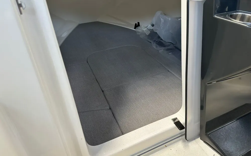 slider 6 Quicksilver Activ 555 Cabin