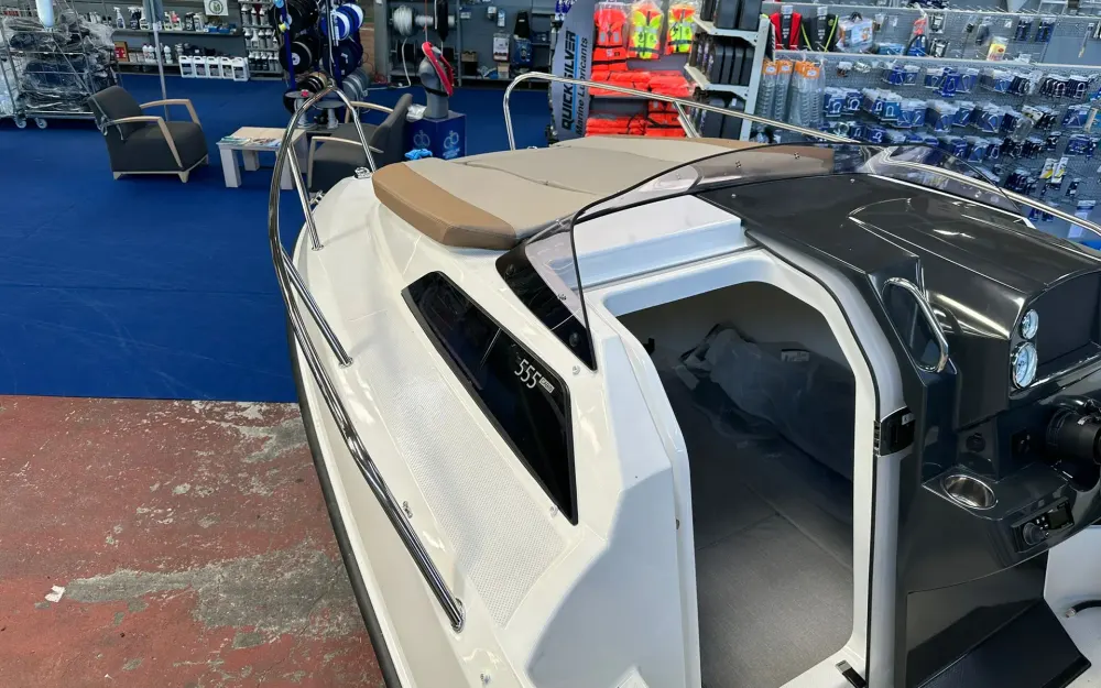slider 7 Quicksilver Activ 555 Cabin