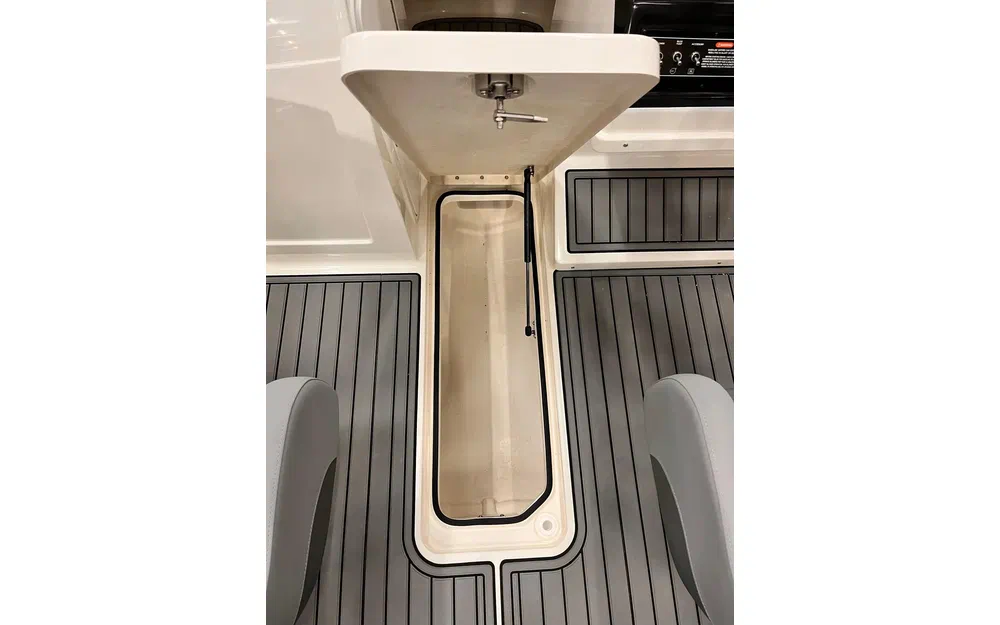 slider 10 Bayliner VR4