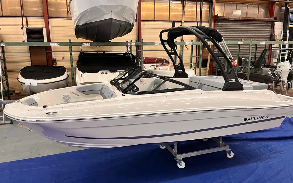 slider 0 Bayliner VR4