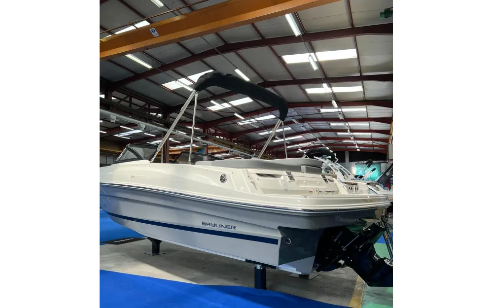 slider 3 Bayliner VR4