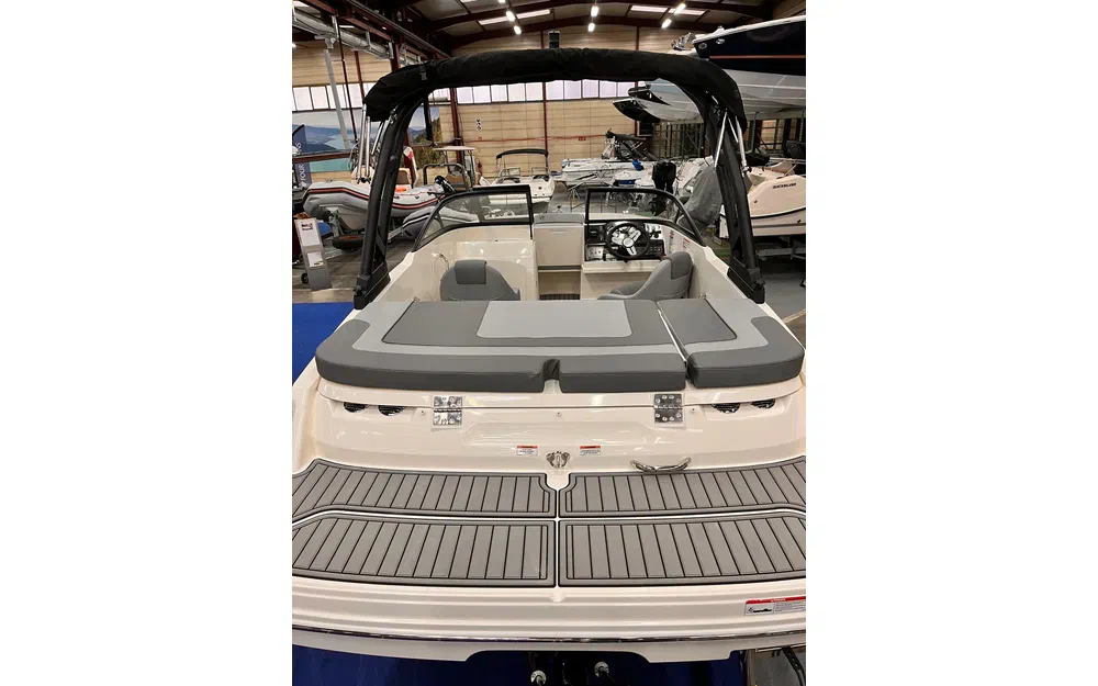 slider 2 Bayliner VR4