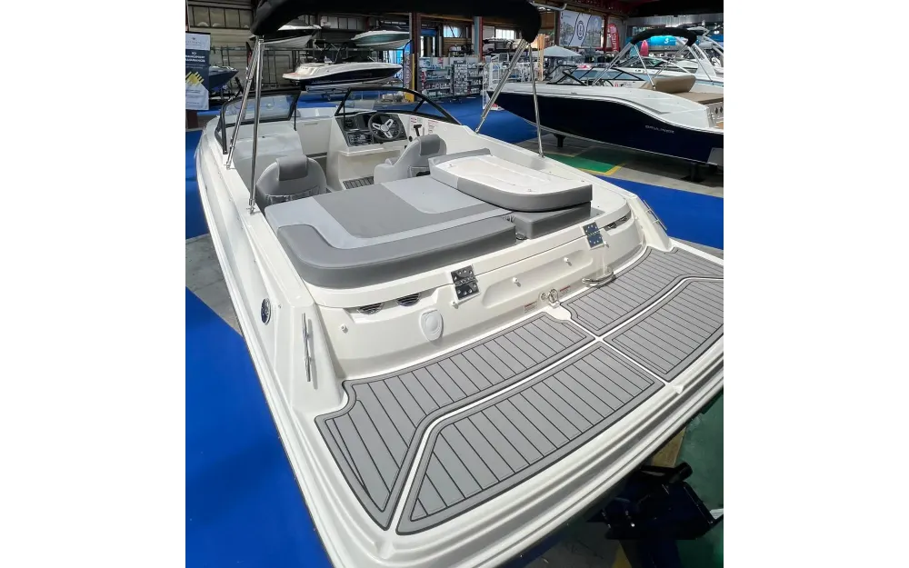 slider 4 Bayliner VR4