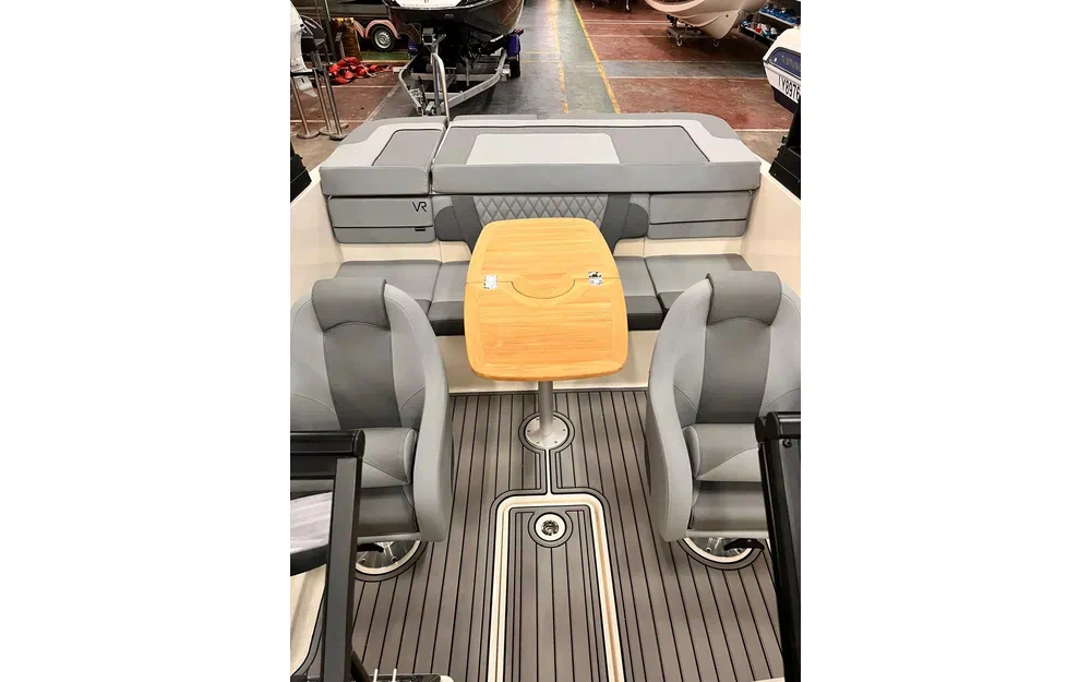 slider 5 Bayliner VR4