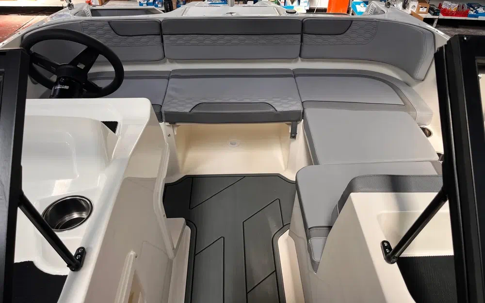 slider 10 Bayliner Element M17