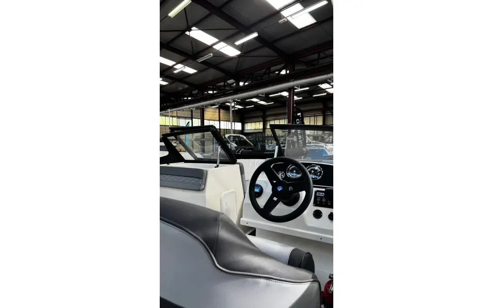 slider 11 Bayliner M19