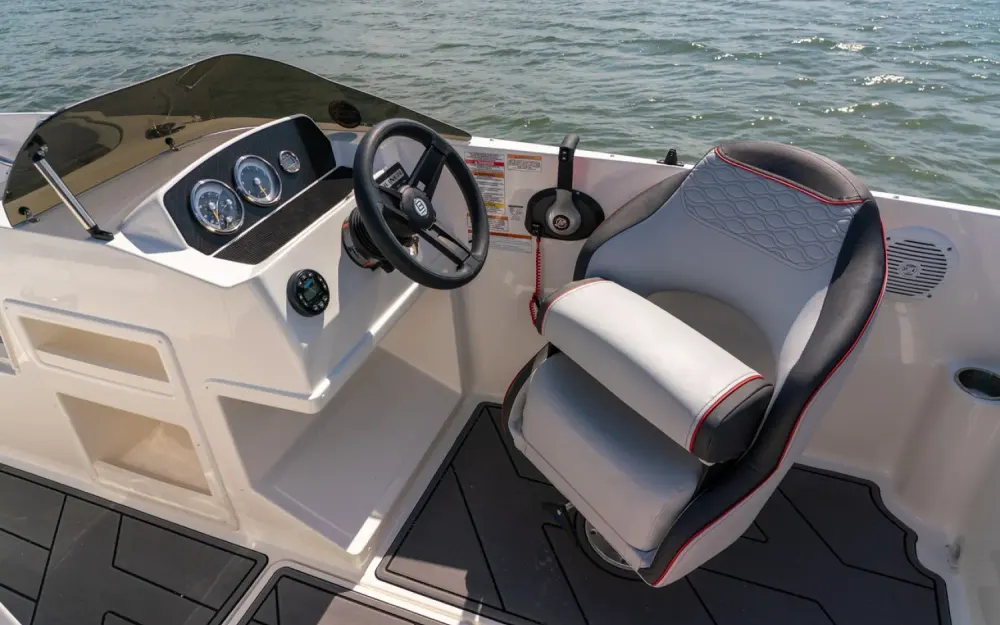 slider 4 Bayliner M19