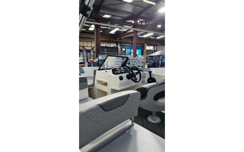 slider 9 Bayliner M19