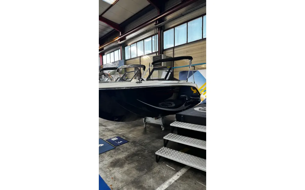 slider 10 Bayliner M19