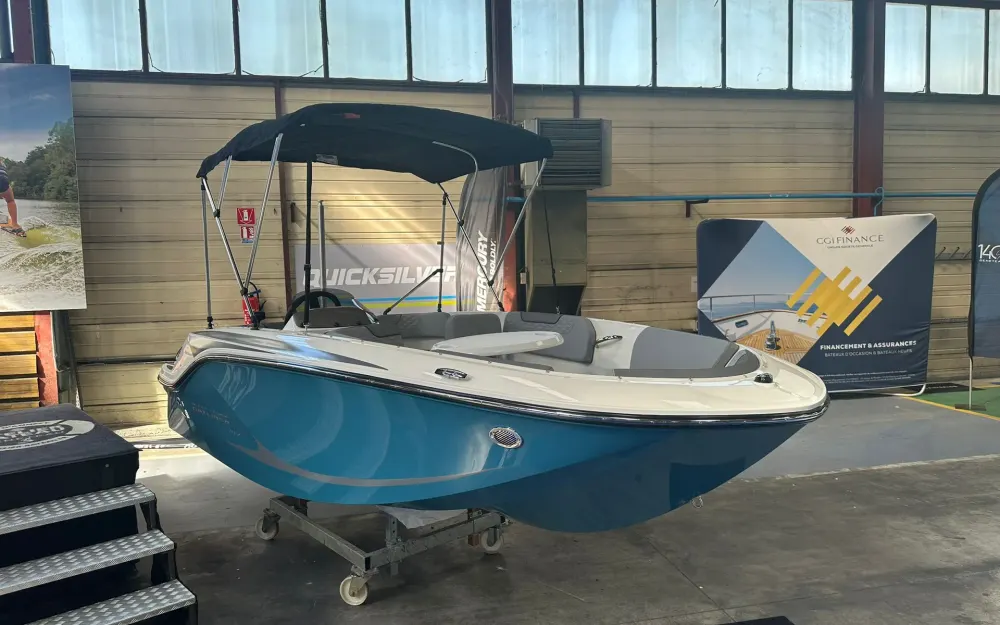 slider 0 Bayliner Element M15