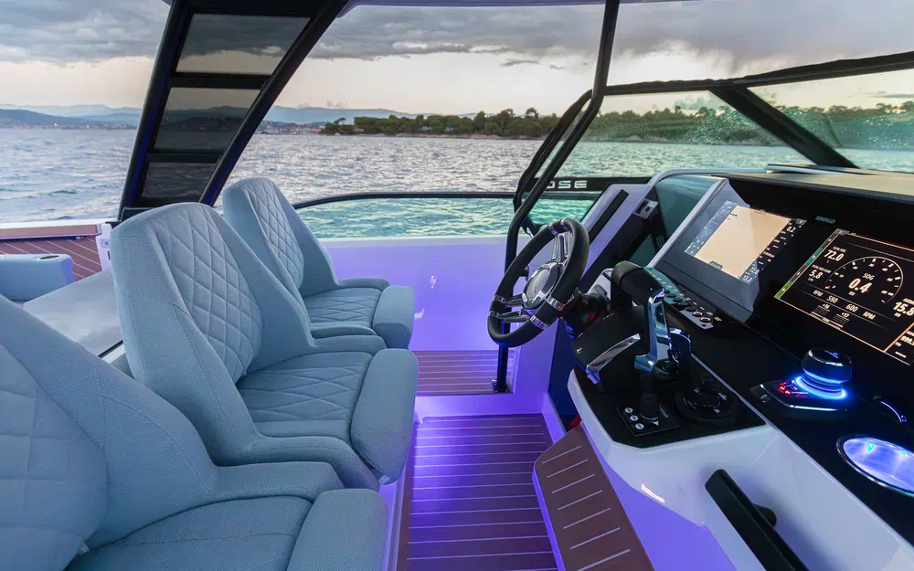 slider 9 Saxdor 320 GTO