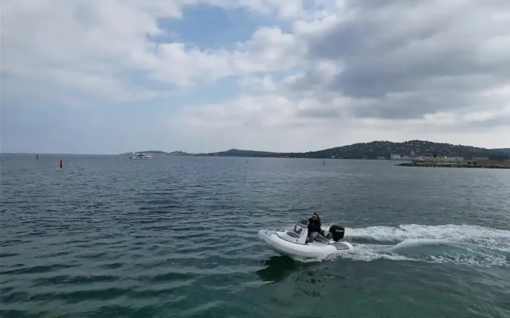 slider 4 Gala Boats V330