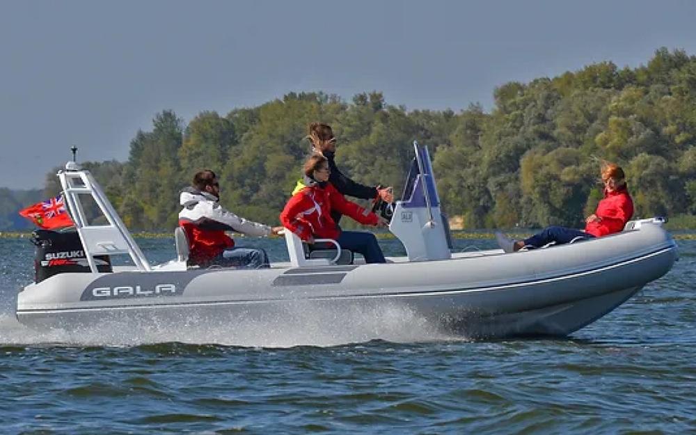 slider 2 Gala Boats V580 Viking