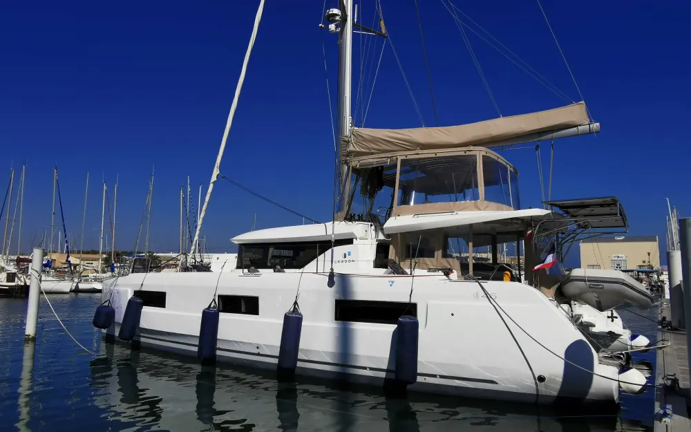 slider 13 Lagoon  46 - null