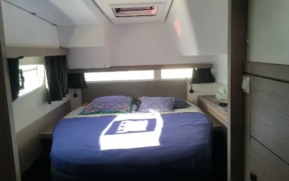 slider 13 Fountaine Pajot Isla 40