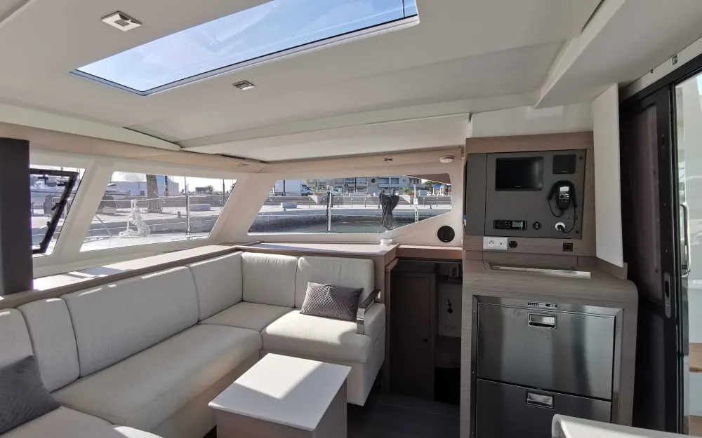 slider 3 Fountaine Pajot Isla 40 - null