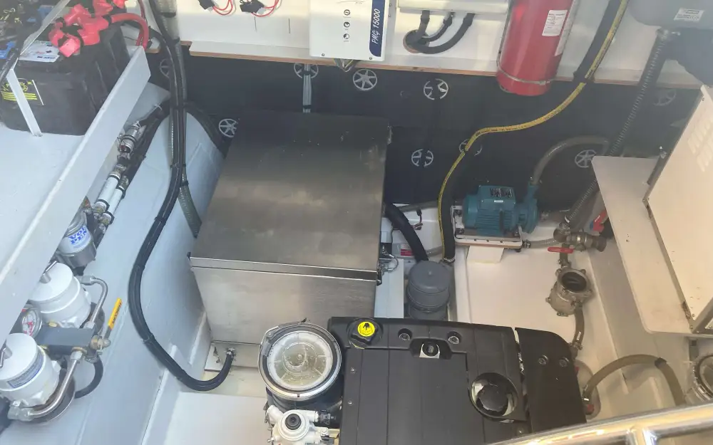 slider 13 Fountaine Pajot My 6