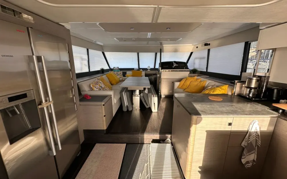 slider 14 Fountaine Pajot My 6 - null
