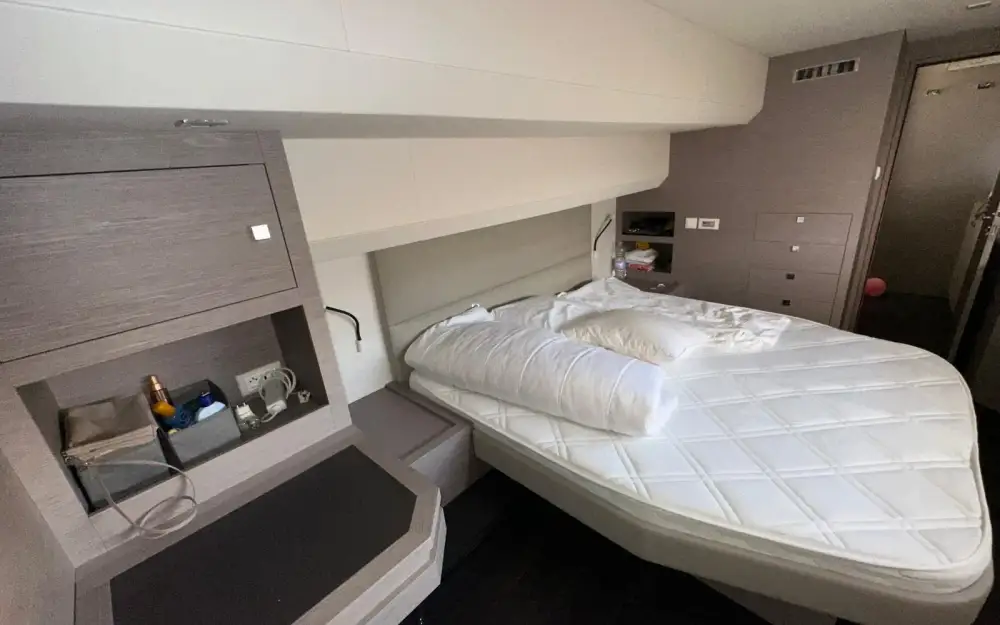 slider 16 Fountaine Pajot My 6