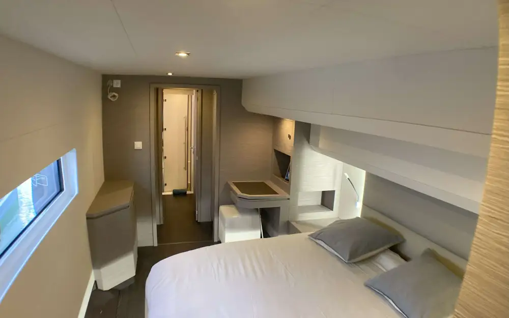 slider 19 Fountaine Pajot My 6