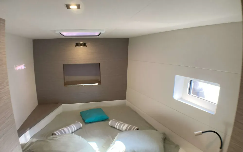 slider 21 Fountaine Pajot My 6 - null