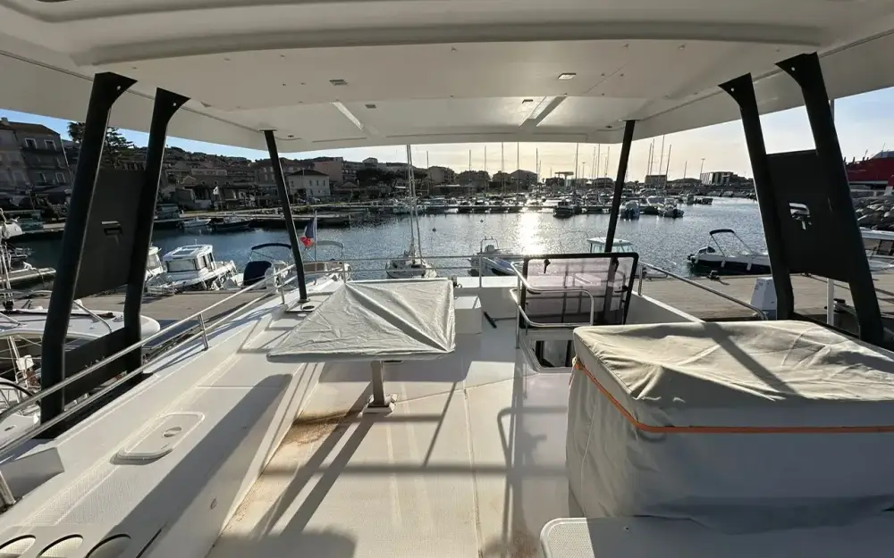 slider 2 Fountaine Pajot My 6