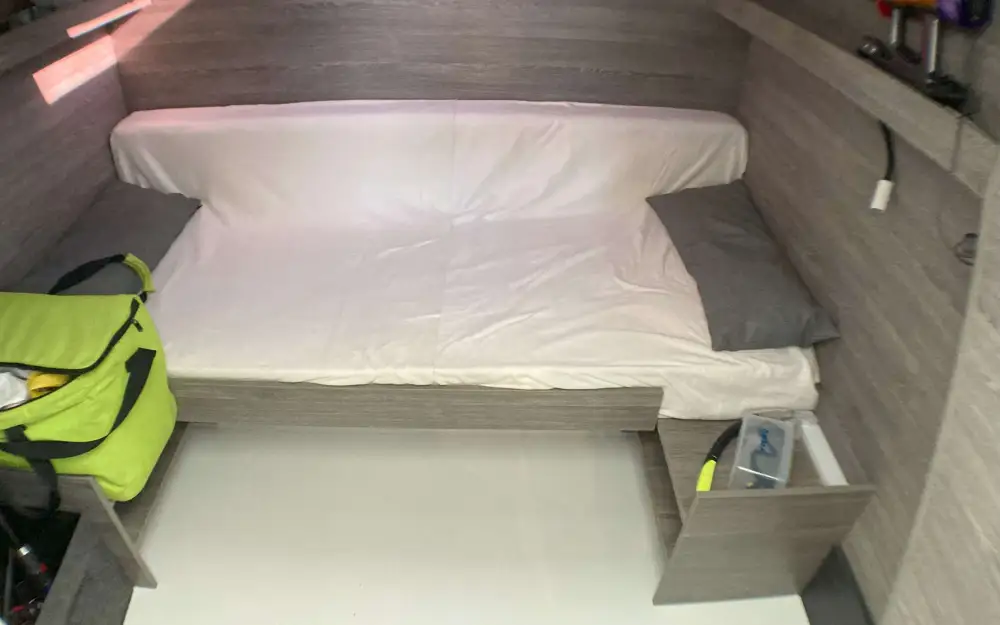 slider 8 Fountaine Pajot My 6