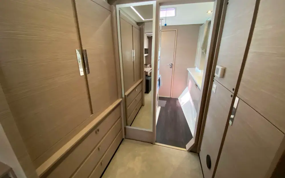 slider 11 Fountaine Pajot Elba 45