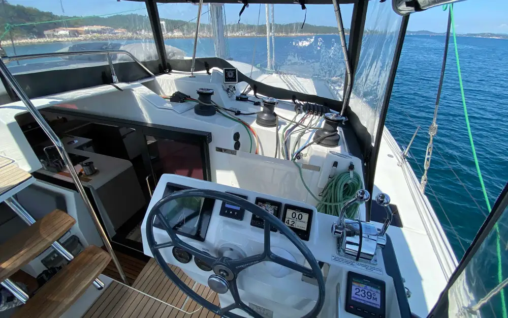 slider 3 Fountaine Pajot Elba 45