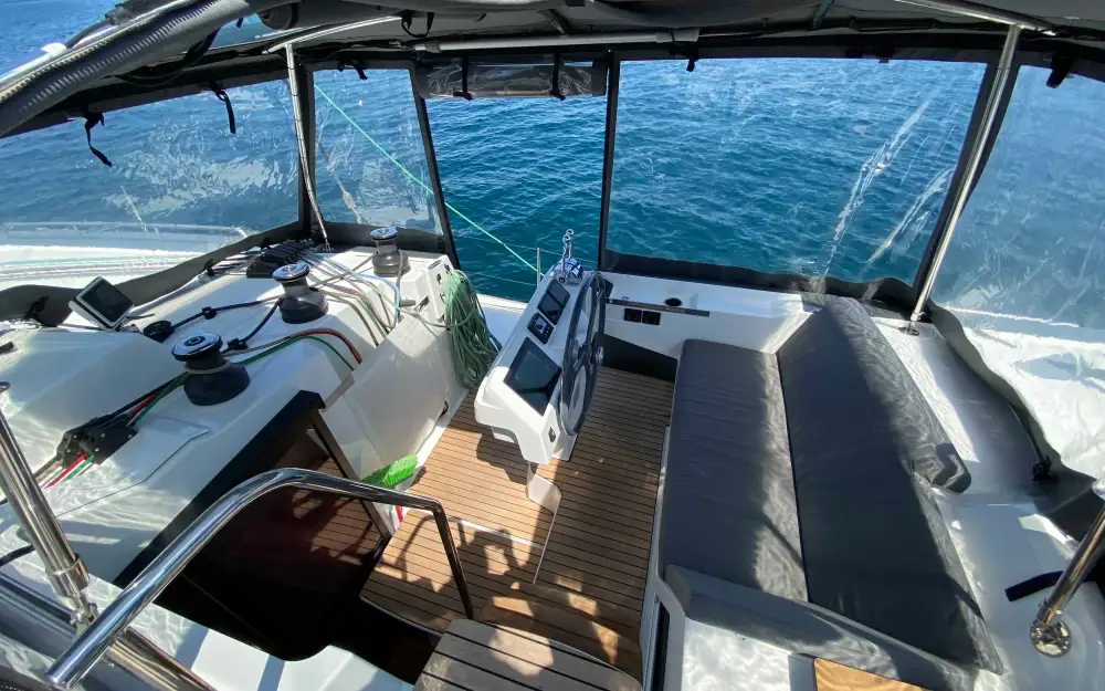 slider 4 Fountaine Pajot Elba 45