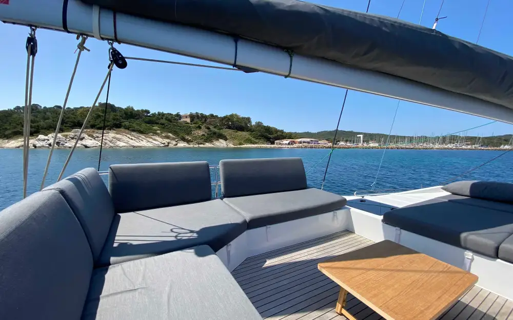 slider 5 Fountaine Pajot Elba 45