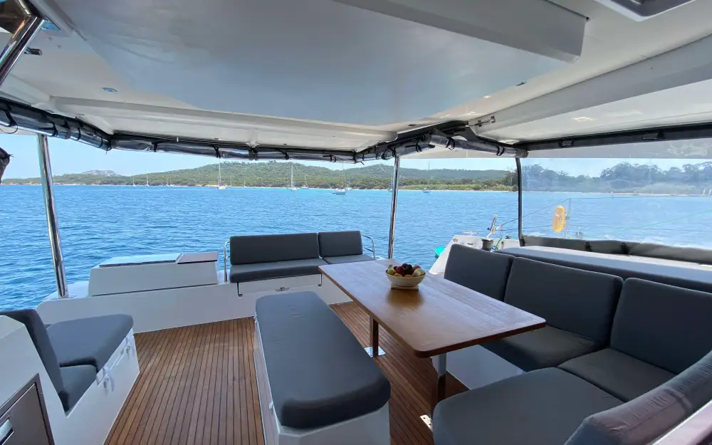 slider 6 Fountaine Pajot Elba 45
