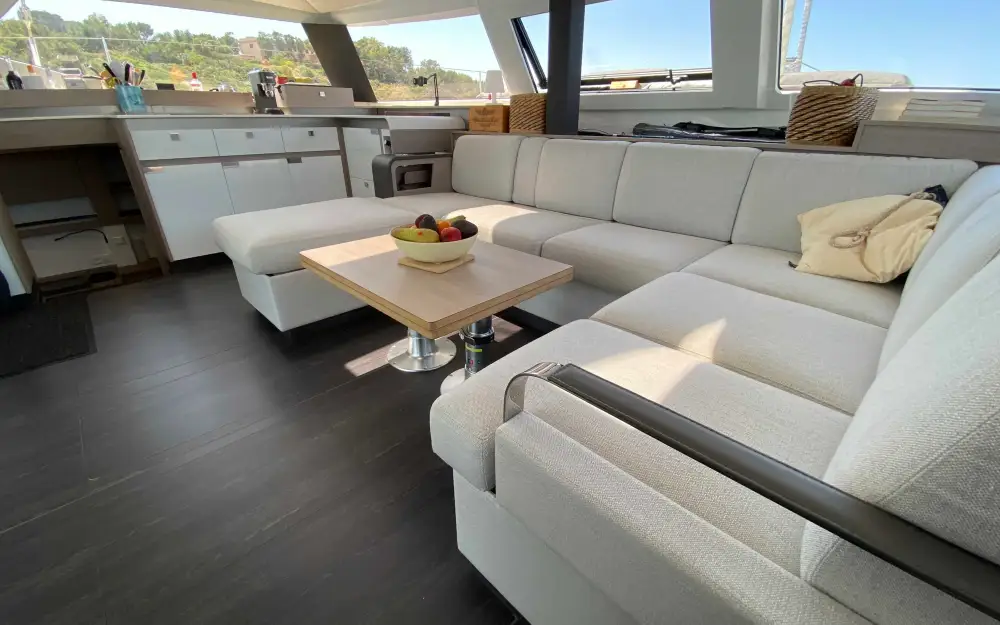 slider 7 Fountaine Pajot Elba 45