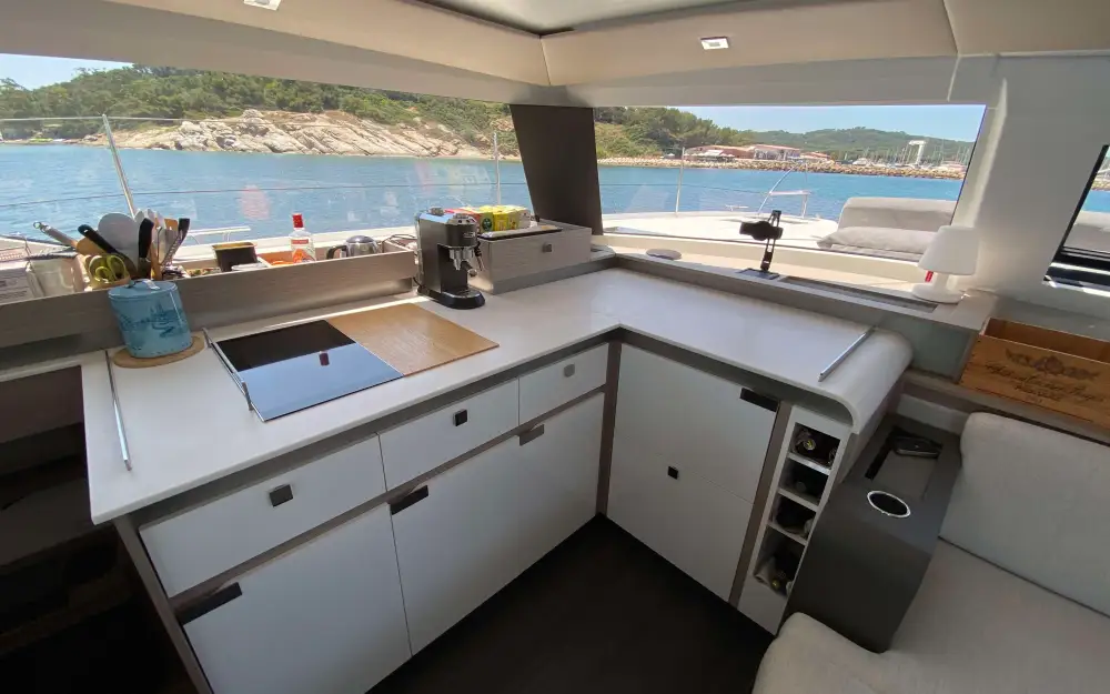 slider 8 Fountaine Pajot Elba 45