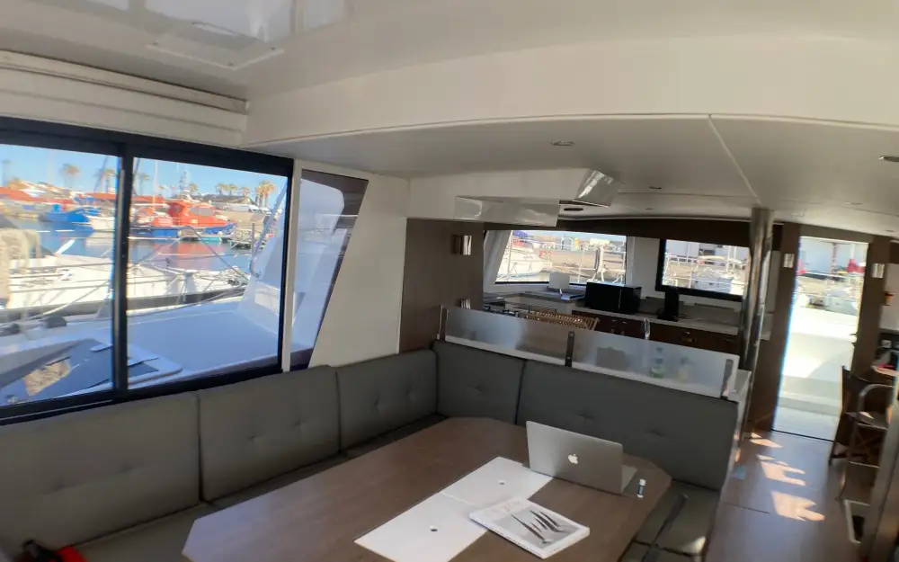 slider 2 Bali Catamarans Bali 4.6