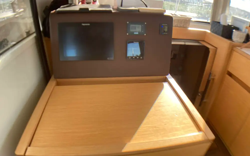 slider 14 Nautitech  46