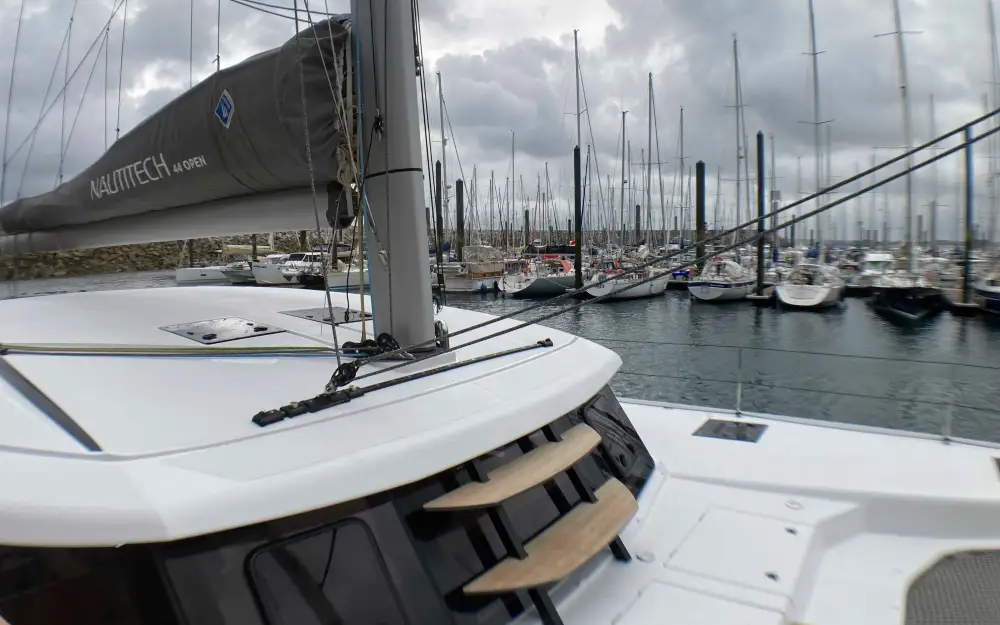 slider 4 Nautitech  44