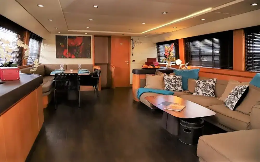 slider 1 Mondomarine Navetta 24 M