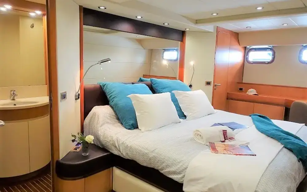 slider 6 Mondomarine Navetta 24 M