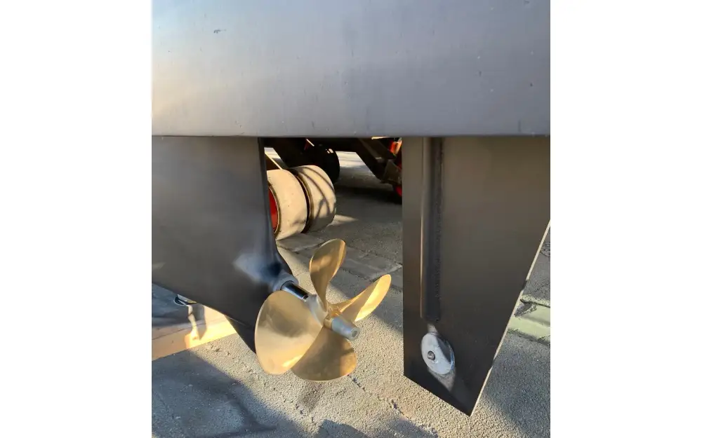 slider 4 Charter Cats Prowler 480