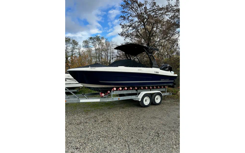 slider 7 Bayliner VR4 OB