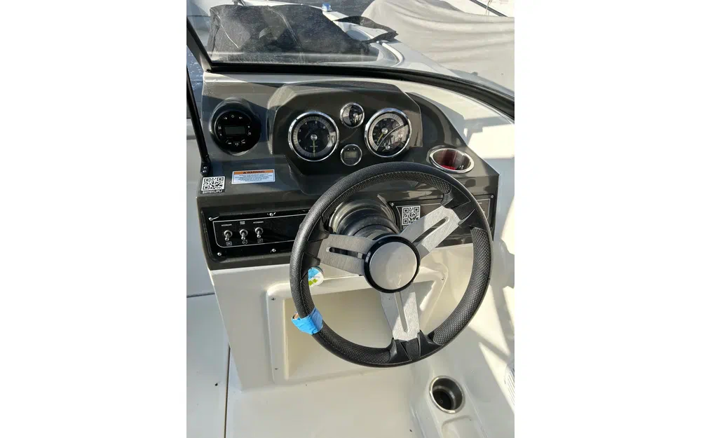 slider 2 Bayliner VR4 OB